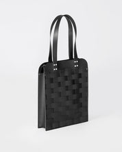 Näver Big Shoulder Bag in Black leather