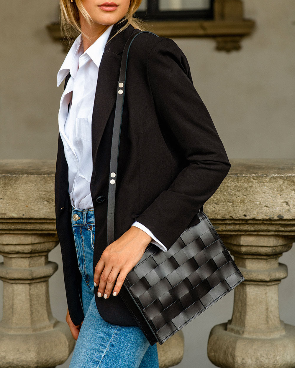 Näver Small Shoulder Bag In Black leather