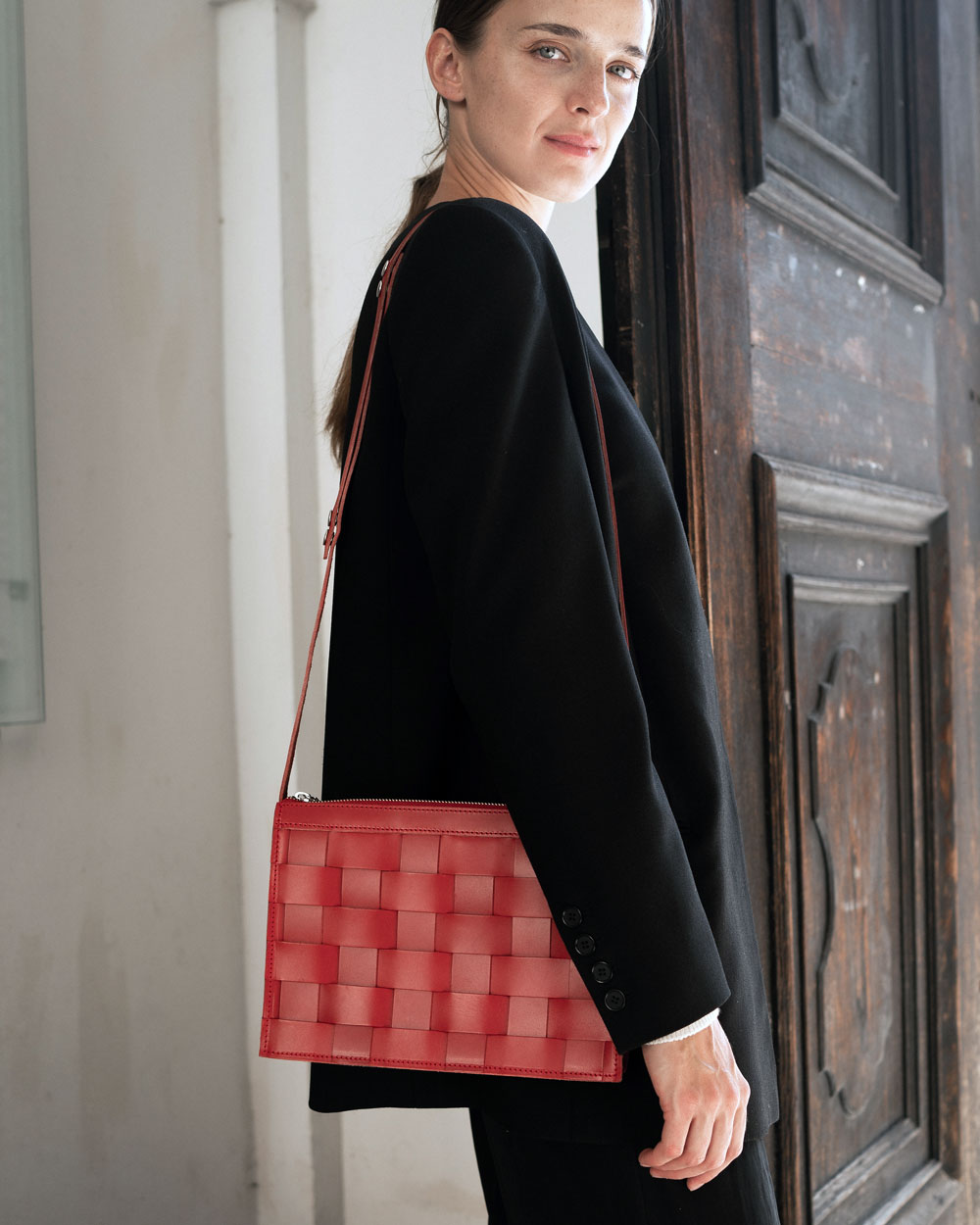 Näver Small Shoulder Bag In Red leather