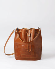 Näver Bucket Bag in Cognac leather