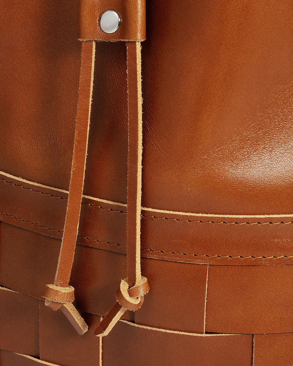 Näver Bucket Bag in Cognac leather