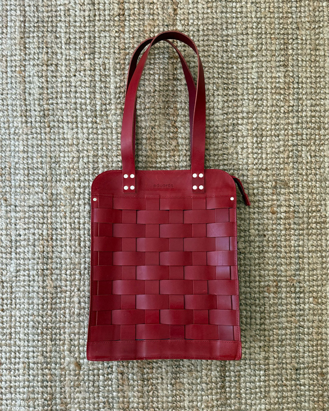 EVERGREENS BRE // NÄVER BIG SHOULDER BAG IN ROTEM LEDER