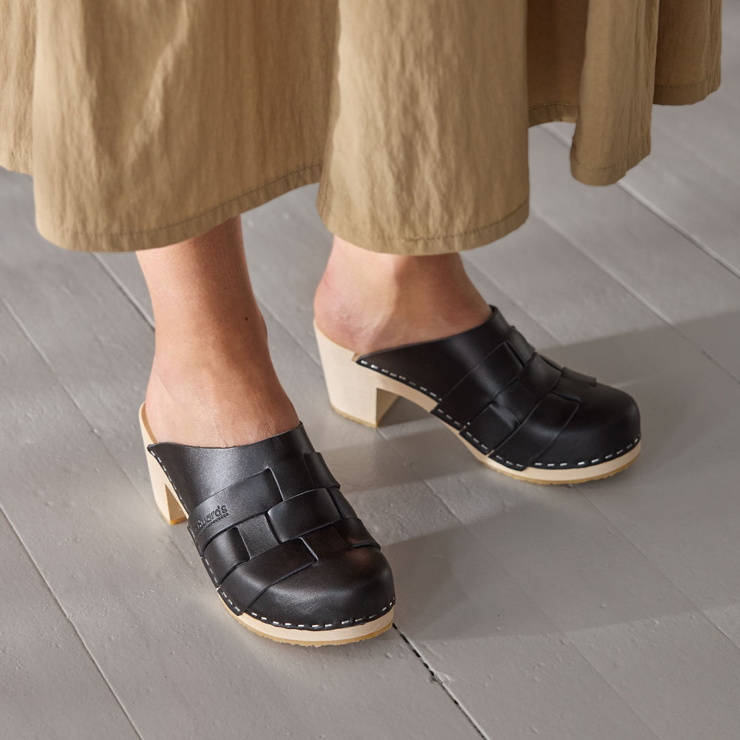 CL_Hi_Bl_Skirt_web.jpg