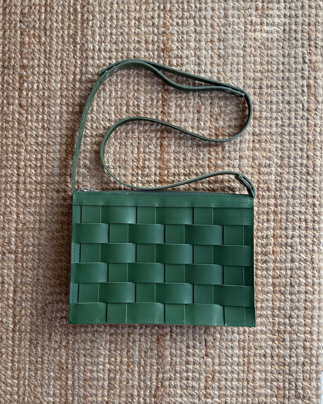 EVERGREENS SGR2 // NÄVER SMALL SHOULDER BAG IN GREEN LEATHER
