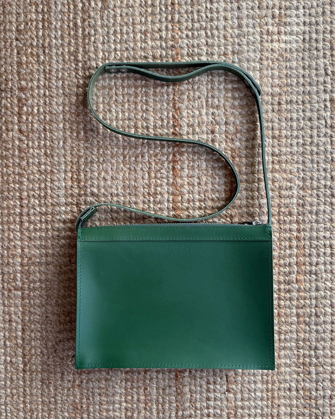 EVERGREENS SGR2 // NÄVER SMALL SHOULDER BAG IN GREEN LEATHER