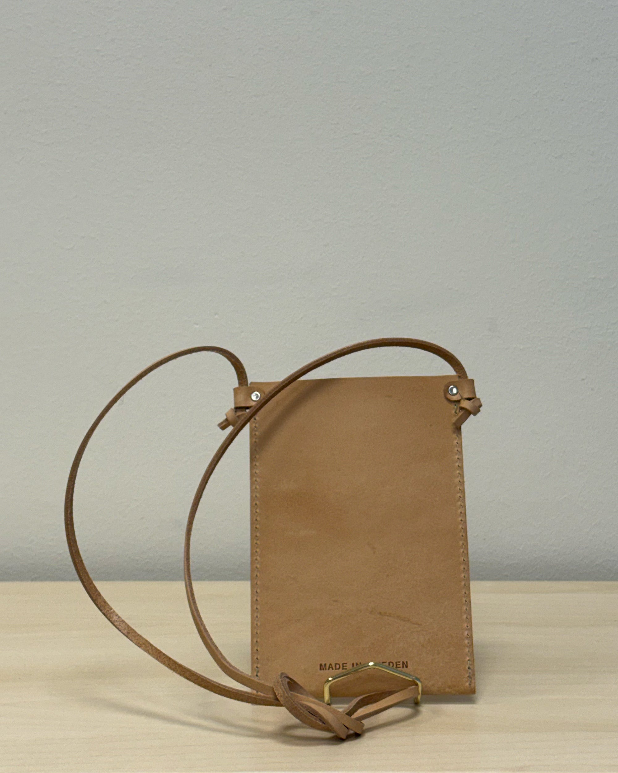 MARKET POBAGNA1 // NÄVER POCKET BAG IN NATURAL LEATHER