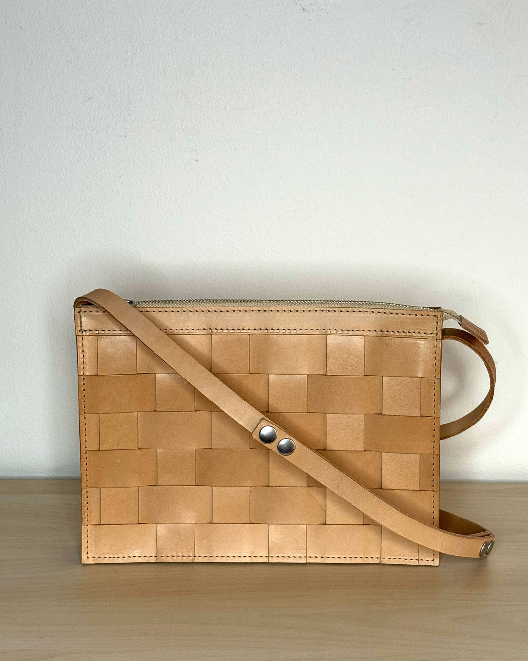 MARKET SMNA2 // NÄVER SMALL SHOULDER BAG IN NATURAL LEATHER