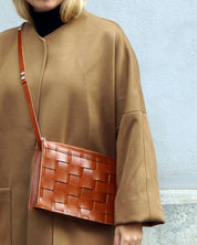 Näver Small Shoulder Bag i Konjaksfärgat läder 