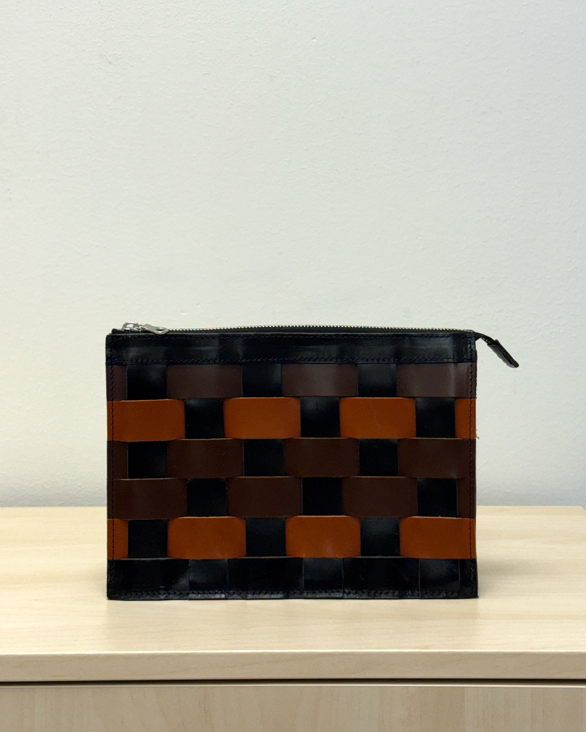 MARKET SMPA1 // NÄVER SMALL SHOULDER BAG IN PATCHY LEATHER