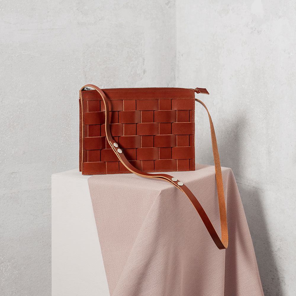 Näver Small Shoulder Bag i Konjaksfärgat läder 
